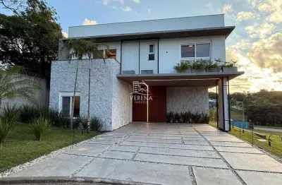 Estilosa e sofisticada residência no reserva do arvoredo
