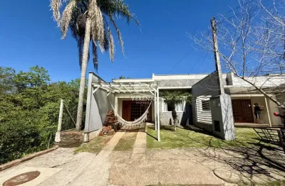 Casa geminada com 02 dormitórios no loteamento nova santa cruz