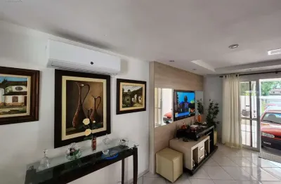 Casa com 2 quartos à venda na Rua Armando Martins Schnorrenberger, Forquilhas, São José