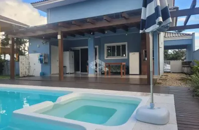 Sobrado com piscina em ubatuba - são francisco do sul-sc