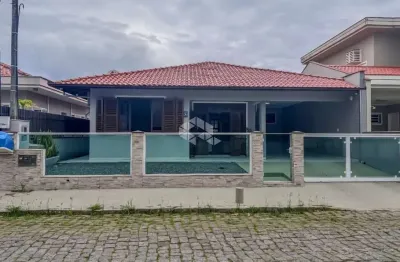 Casa à venda na praia da enseada 150 metros do mar  são francisco do sul/sc