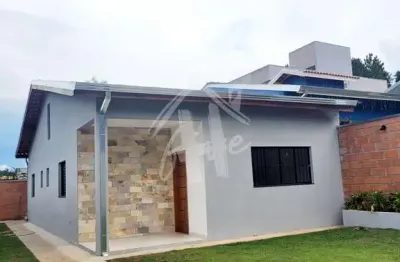 Casa a venda com 100m , localizada no bairro maracanã em jarinu-sp