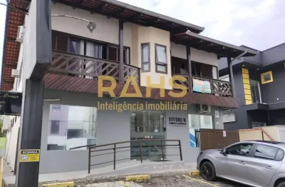 Casa comercial com 3 salas à venda na Rua Otto Pfuetzenreuter, 500, Costa e Silva, Joinville
