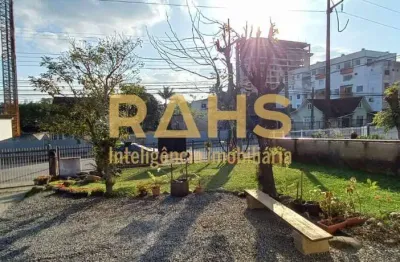 Terreno amplo no bairro anita garibaldi em joinville santa catarina