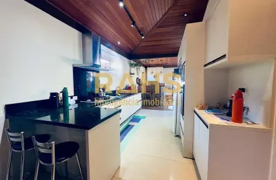 Casa de alto padrão à venda em Joinville-SC,  Bom Retiro: 3 quartos, sendo 2 suítes, escritório living integrado, 2 banheiros, 2 vagas na garagem.