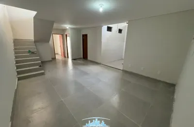 Código 4654 - aluga apartamento 1° andar de fundos, no bairro veneza, 02 quartos com sacada ampla, sendo 01 suíte, sala/copa, cozinha, área de serviço, 01 banheiro social, área de claraboia, 01 vaga d