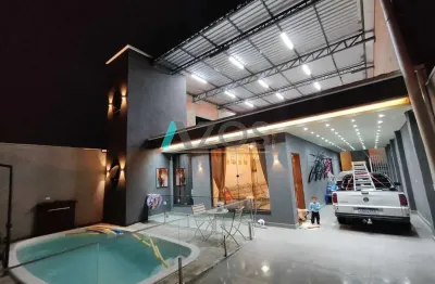 Belíssima casa com piscina aquecida localizada no maracanã em colombo