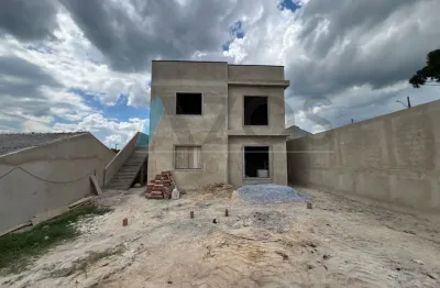 Apartamento com 02 dormitórios localizado no Bairro Campo Pequeno em Colombo