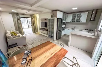 Sobrado com 3 dormitórios à venda, 111 m² por r$ 729.000,00 - centro - balneário piçarras/sc