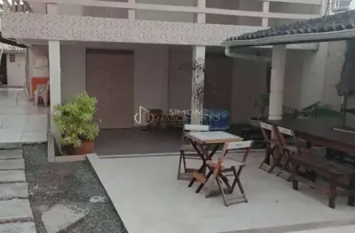 Casa para temporada 4/4 e 4 suites, comporta 15 pessoas: praia do flamengo