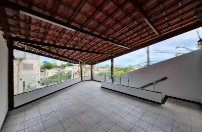 Casa em condomínio fechado com 4 quartos para alugar na Rua Camuripeba, 68, Piatã, Salvador