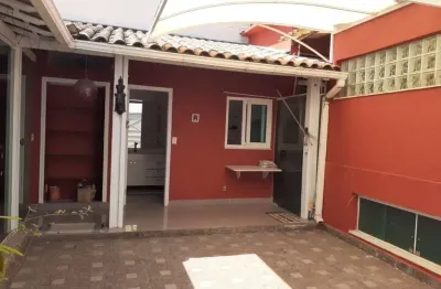 Casa com 2 quartos à venda na Rua Três Pontas, Carlos Prates, Belo Horizonte