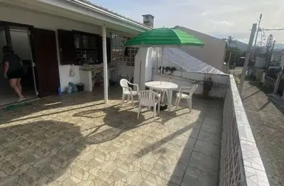 Casa com 3 quartos à venda no Centro, Matinhos 