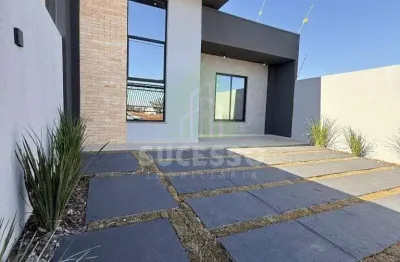 Casa na planta - suíte + 1 dormitório, churrasqueira e sobra de terreno