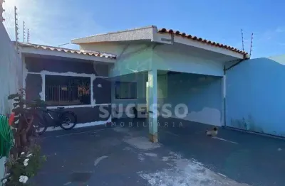 Casa ampla e reformada no pioneiros catarinenses - 3 quartos, suíte e área gourmet!