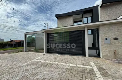 Sobrado com 03 suítes e 03 vagas, localizado no bairro universitário!