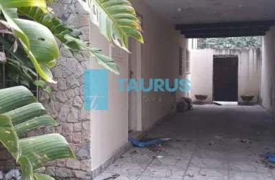 Sobrado para locação, 3 dormitórios, 3 vagas, 300m², campo belo.