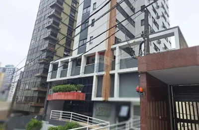 Apartamento mobiliado para alugar em petrópolis, no condomínio alto do juruá. conforto e conveniência em uma localização privilegiada!