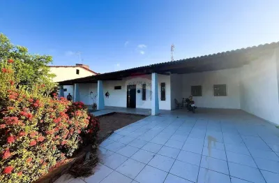 Casa com 3 quartos à venda na Rua do Espinheiro, 2060, Candelária, Natal