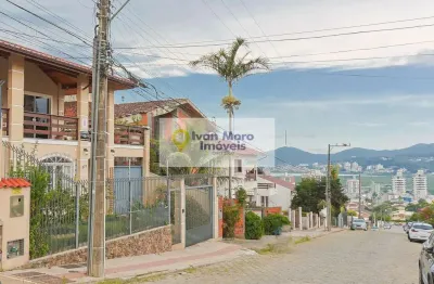 Casa com 4 quartos à venda na Trindade, Florianópolis 