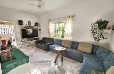 Casa com 3 quartos e 2 banheiros,  102 m², 2 vagas, aviação em praia grande sp.