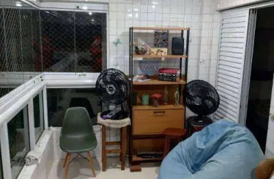 Apartamento 02 dormitórios, sendo ambos suítes, 77m2, com varanda no forte em praia grande sp.