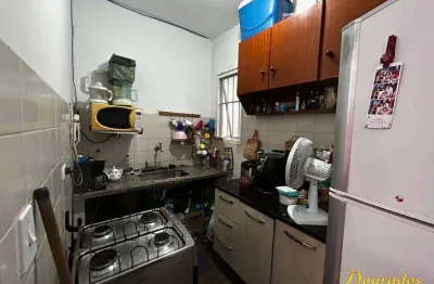 Kitnet dividida,m²,  1 vaga, na mirim em praia grande sp.