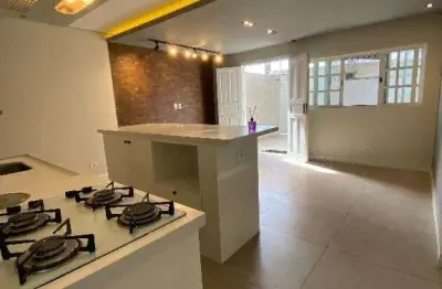 Casa individual 2 dormitórios, sendo 1 suíte aviação em praia grande sp.