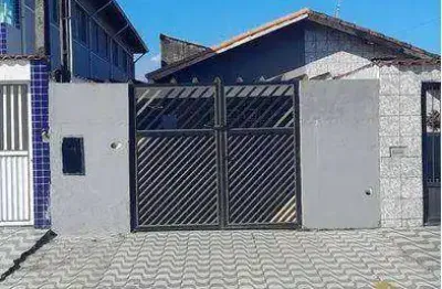 Casa de 2 dormitórios perto da praia no solemar em praia grande sp.