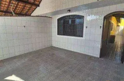 Casa geminada com 2 dormitórios sendo 1 suíte no imperador em praia grande sp.