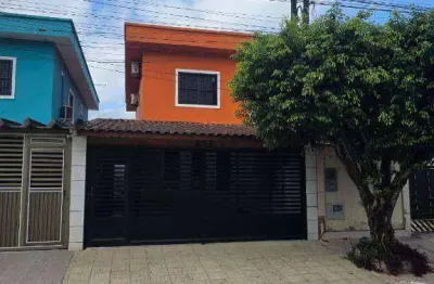 Sobrado de 3 dormitórios, sendo 1 suíte, 2 vagas, 120m², em Praia Grande SP.