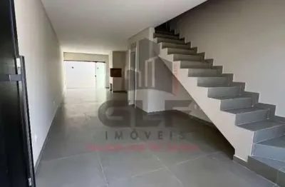 Casa sobrado a venda na cidade de itapema/sc no bairro morretes, com 3 dormitórios sendo 1 suíte e 2 vagas de garagem.