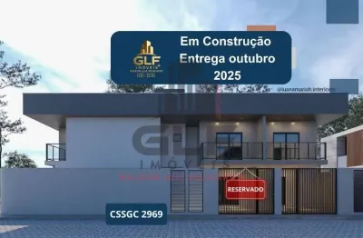 Casa sobrado geminada à venda na cidade de itapema/sc no bairro morretes, com 2 suítes e 1 vaga de garagem. bem localizado perto da praia de itapema