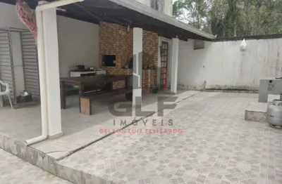 Residência completamente mobiliada no bairro alto são bento, localizada na cidade de itapema/sc. 2 km do mar, 3 quartos e 2 vagas de garagem