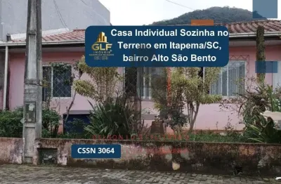 Casa individual, sozinha no terreno em itapema/sc, no bairro alto são bento. com 3 dormitórios e 288 m² privativos. bem localizada a 1.700 metros do m