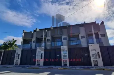 Casa sobrado novo em itapema/sc no sertão do trombudo, com 120m², 2 suítes e 1 vaga de garagem. 35m² de terraço