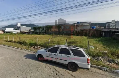 Dois terrenos juntos à venda na cidade de itapema/sc no bairro morretes, com metragem de 631,80m². oportunidade de investimento
