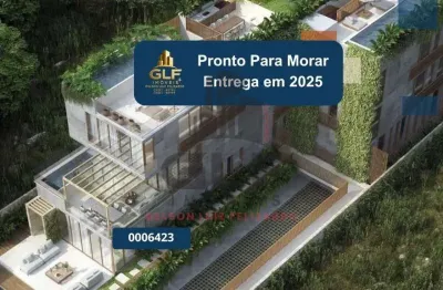 Casa pronta em balneário camboriú, com 253m² área privativa sendo 3 suítes, 3 vagas de garagem, área de lazer completa
