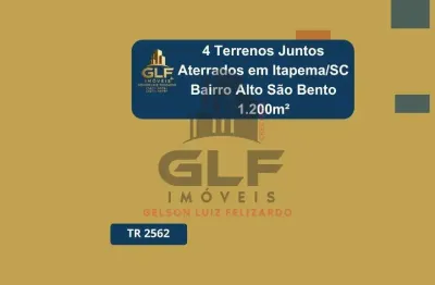 4 terrenos juntos aterrados em itapema/sc, no bairro alto são bento. 1.200 m² total. rua pavimentada. terrenos acima do nível da rua.