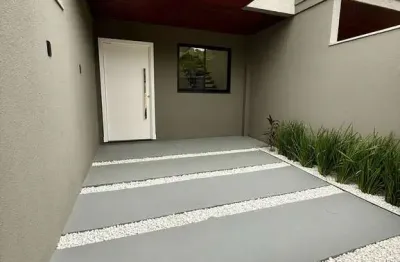 Sobrado pronto para morar em itapema/sc com 2 suítes 1 vaga de garagem, não perca essa oportunidade