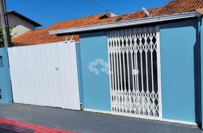 Casa com 2 dormitórios/ quartos e um ponto comercial em palhoça sc, bairro barra do aririú à venda por r$ 360.000,00.