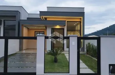 Casa geminada com 3 dormitórios, sendo 1 suíte em palhoça - sc á venda por r$ 550.000,00.