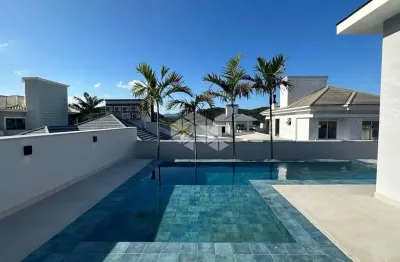 Casa com 3 dormitórios sendo 1 suíte no bairro pedra branca em palhoça - sc à venda por r$1.890.000,00.