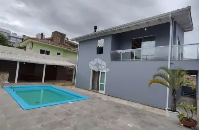 Casa com 3 dormitórios/quartos  sendo 1 suíte, em são josé sc, bairro centro histórico à venda por r$ 2.232.000.00.