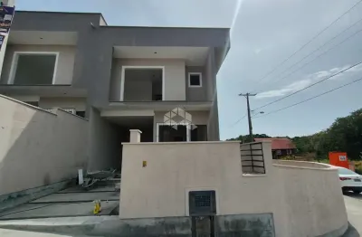 Casa sobrado com 2 dormitórios, sendo 2 suítes, 1 vagas coberta e 111m² para vender por r$ 580.000,00