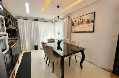 Casa com 2 dormitórios, 2 vaga coberta e 161 m² para vender por r$ 660.000,00