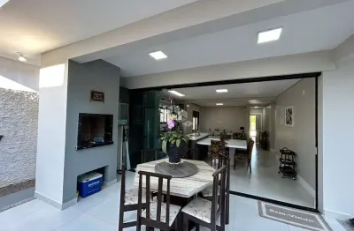 Casa em alto padrão com 3 dormitórios sendo 1 suíte no pedra branca em palhoça | à venda por r$ 1.450.000,00.