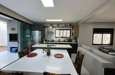 Casa em alto padrão com 3 dormitórios sendo 1 suíte no pedra branca em palhoça | à venda por r$ 1.450.000,00.