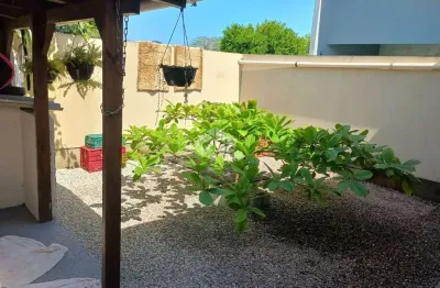 Casa geminada com 2 dormitórios sendo 1 suíte em palhoça sc, bairro barra do aririu à venda por r$ 405.000,00.