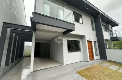 Casa sobrado com 2 dormitórios sendo 1 suíte em forquilhas, são josé - sc à venda.